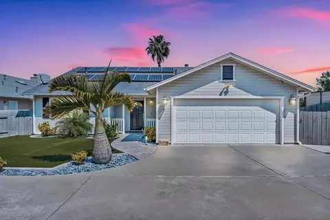 5151 Comanche Dr, La Mesa, CA 91942