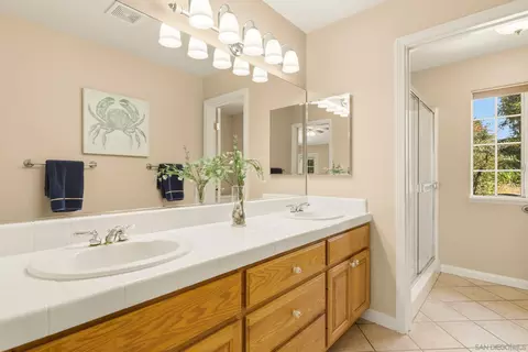 Bath - 1621 Prince St, Fallbrook, CA 92028 photo 1 of 3