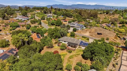 View/Area - 1621 Prince St, Fallbrook, CA 92028 photo 2 of 4