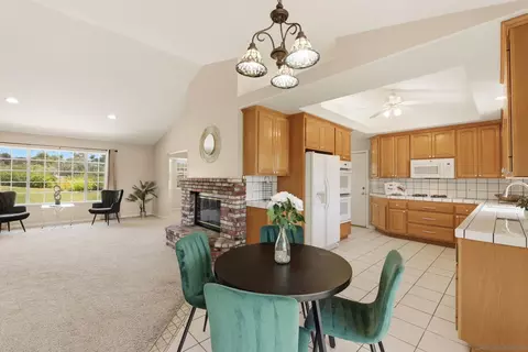 Dining - 1621 Prince St, Fallbrook, CA 92028 photo 3 of 3