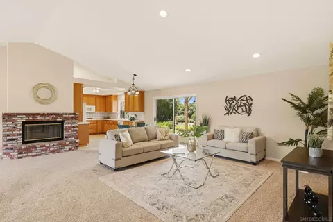 Living - 1621 Prince St, Fallbrook, CA 92028 photo 1 of 3