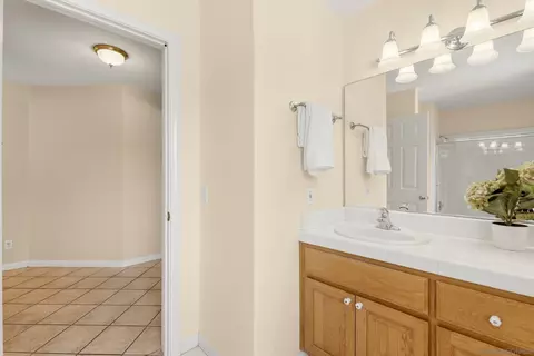 Bath - 1621 Prince St, Fallbrook, CA 92028 photo 3 of 3