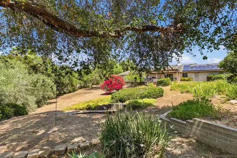 Exterior - 1621 Prince St, Fallbrook, CA 92028 photo 5 of 7