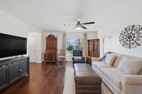 Living - 10320 Del Coronado Ln, Santee, CA 92071 photo 3 of 4