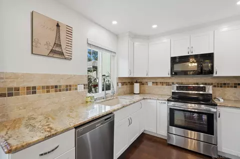 Kitchen - 10320 Del Coronado Ln, Santee, CA 92071 photo 4 of 4