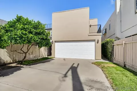 Exterior - 313 I Ave, Coronado, CA 92118 photo 10 of 11