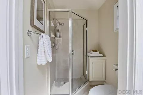 Bath - 313 I Ave, Coronado, CA 92118 photo 4 of 4
