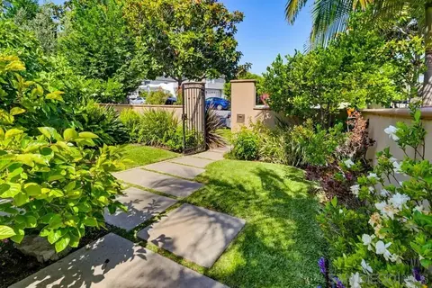 Exterior - 313 I Ave, Coronado, CA 92118 photo 5 of 11
