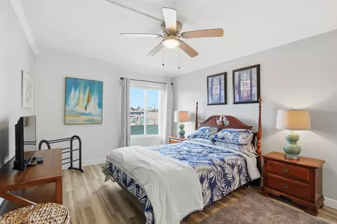 1855 Diamond #114, San Diego, CA 92109