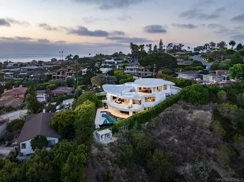 View/Area - 6125 Terryhill Dr, La Jolla, CA 92037 photo 3 of 7