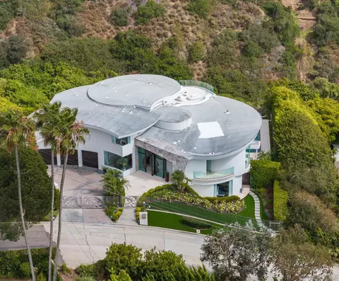View/Area - 6125 Terryhill Dr, La Jolla, CA 92037 photo 6 of 7