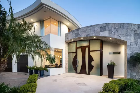 Exterior - 6125 Terryhill Dr, La Jolla, CA 92037 photo 5 of 11