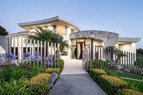 Exterior - 6125 Terryhill Dr, La Jolla, CA 92037 photo 2 of 11