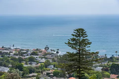 View/Area - 6125 Terryhill Dr, La Jolla, CA 92037 photo 4 of 7
