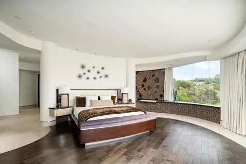 Bedroom - 6125 Terryhill Dr, La Jolla, CA 92037 photo 2 of 5
