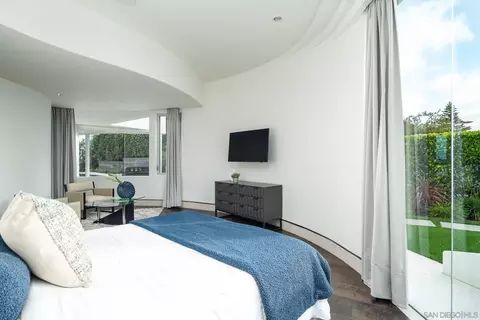 Bedroom - 6125 Terryhill Dr, La Jolla, CA 92037 photo 5 of 5