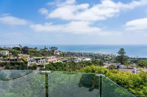 View/Area - 6125 Terryhill Dr, La Jolla, CA 92037 photo 2 of 7