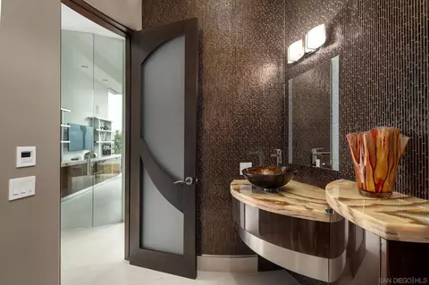 Bath - 6125 Terryhill Dr, La Jolla, CA 92037 photo 1 of 3