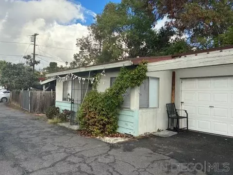 543-545 Kleaveland Pl, Vista, CA 92084
