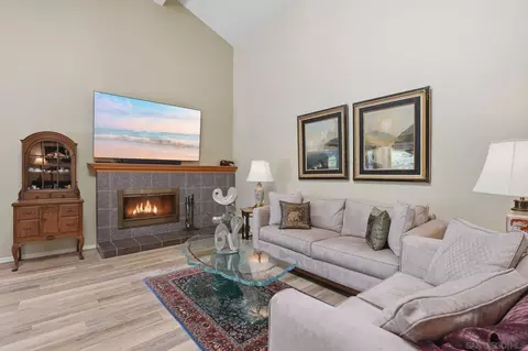 Living - 17739 Saint Andrews Dr, Poway, CA 92064 photo 4 of 12