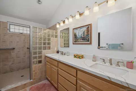 Bath - 17739 Saint Andrews Dr, Poway, CA 92064 photo 5 of 8