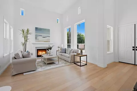 Living - 855 Stratford Knl, Encinitas, CA 92024 photo 3 of 7
