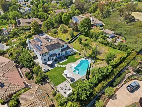 View/Area - 855 Stratford Knl, Encinitas, CA 92024 photo 3 of 5