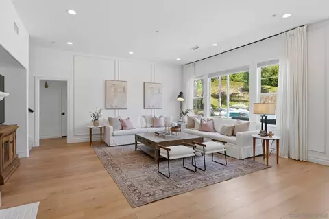Living - 855 Stratford Knl, Encinitas, CA 92024 photo 4 of 7