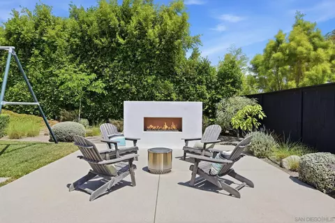 Exterior - 855 Stratford Knl, Encinitas, CA 92024 photo 6 of 10