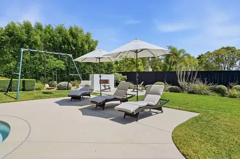 Exterior - 855 Stratford Knl, Encinitas, CA 92024 photo 4 of 10