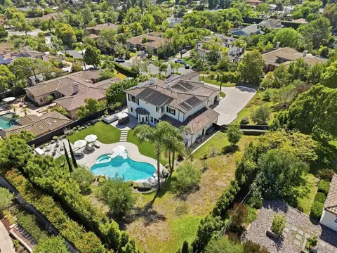 View/Area - 855 Stratford Knl, Encinitas, CA 92024 photo 4 of 5