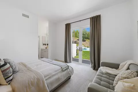 Bedroom - 855 Stratford Knl, Encinitas, CA 92024 photo 1 of 7