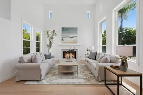 Living - 855 Stratford Knl, Encinitas, CA 92024 photo 2 of 7