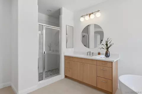 Bath - 855 Stratford Knl, Encinitas, CA 92024 photo 8 of 9