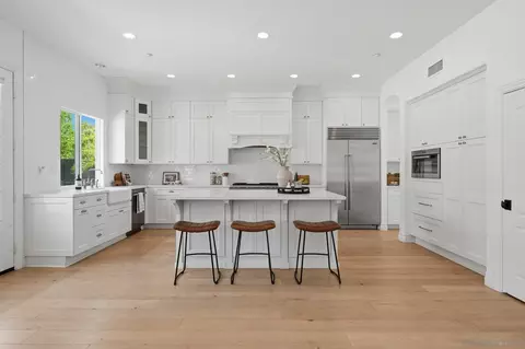 Kitchen - 855 Stratford Knl, Encinitas, CA 92024 photo 2 of 8
