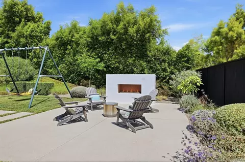 Exterior - 855 Stratford Knl, Encinitas, CA 92024 photo 7 of 10
