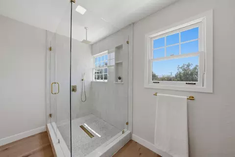 Bath - 7273 Cornell Ave, La Mesa, CA 91942 photo 2 of 5