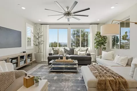 Living - 8959 Hightail Dr, Santee, CA 92071 photo 2 of 4
