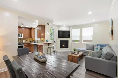 1137 Felspar St, San Diego, CA 92109