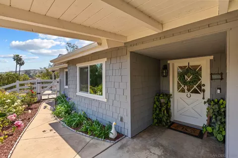 235 Walnut Hills Dr, San Marcos, CA 92078