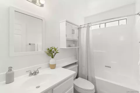 Bath - 830 Broadway #15, El Cajon, CA 92021 photo 1 of 1