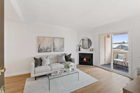 Living - 830 Broadway #15, El Cajon, CA 92021 photo 2 of 4