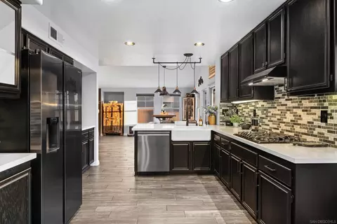 Kitchen - 1945 Boulders Ln, Alpine, CA 91901 photo 3 of 4