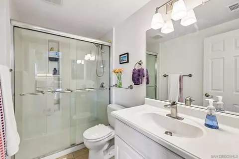 Bath - 13250 Evanston Dr, Poway, CA 92064 photo 2 of 2