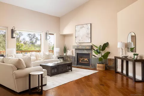 Living - 15275 Eastvale Rd, Poway, CA 92064 photo 3 of 4