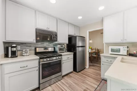 Kitchen - 10565 Strathmore Dr, Santee, CA 92071 photo 2 of 6