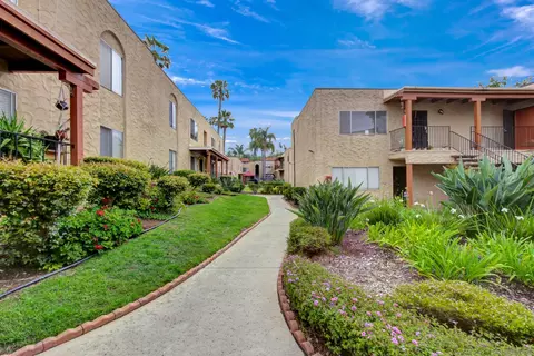 8694 Lemon Ave, La Mesa, CA 91941