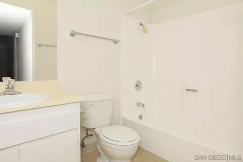 8694 Lemon Ave, La Mesa, CA 91941 photo 9