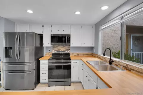 23823 Green Haven Ln, Ramona, CA 92065