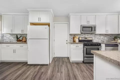 Kitchen - 9475 Mast Blvd, Santee, CA 92071 photo 4 of 4